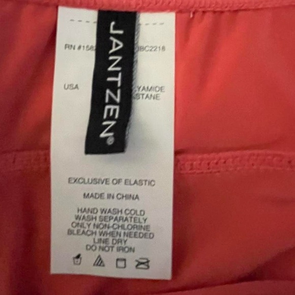 Jantzen White Floral Skirt​ - Picture 4 of 5